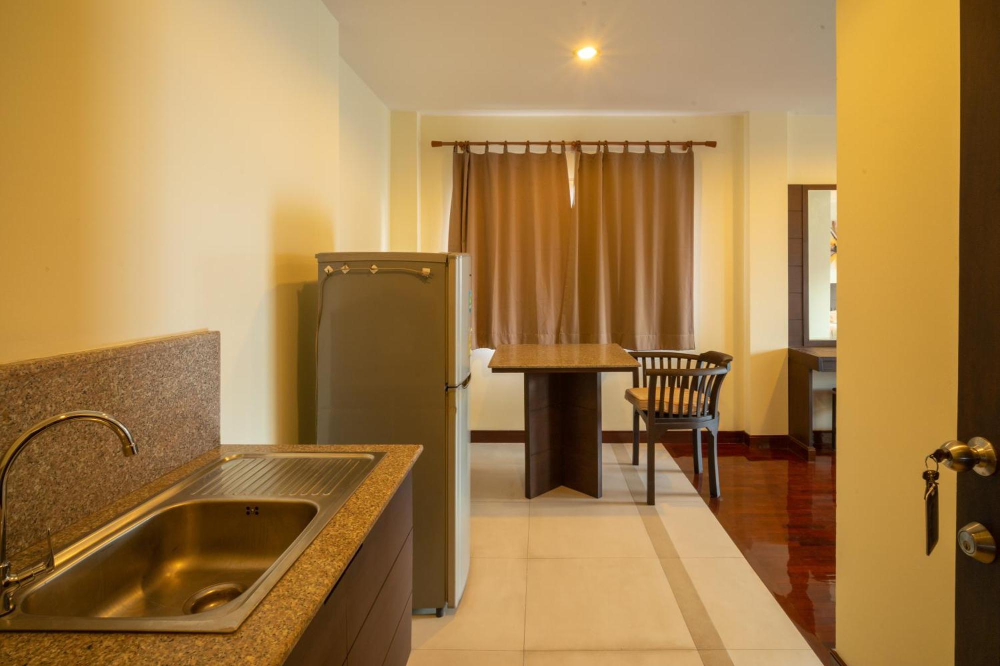 Baan Chuan Chom Pattaya Hotel Exterior photo